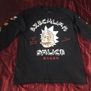 black long sleeve rick and morty t shirt 👍🏼